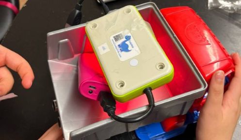 Smart rear sensor with RGB proximity display (Austria)