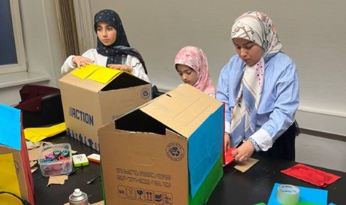 Students building a house structure to make it smart using CodyNick gadgets (Austria)